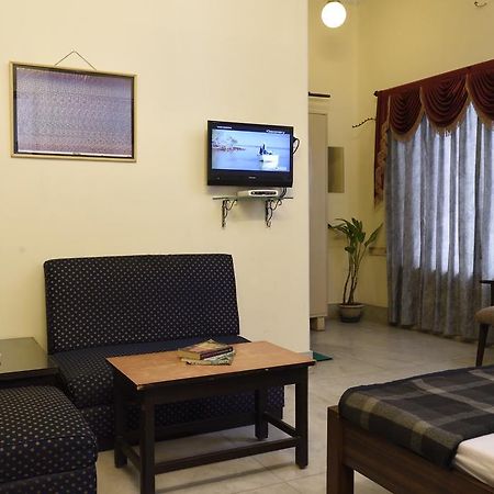 Hotel Esplanade Chambers Калькутта Экстерьер фото