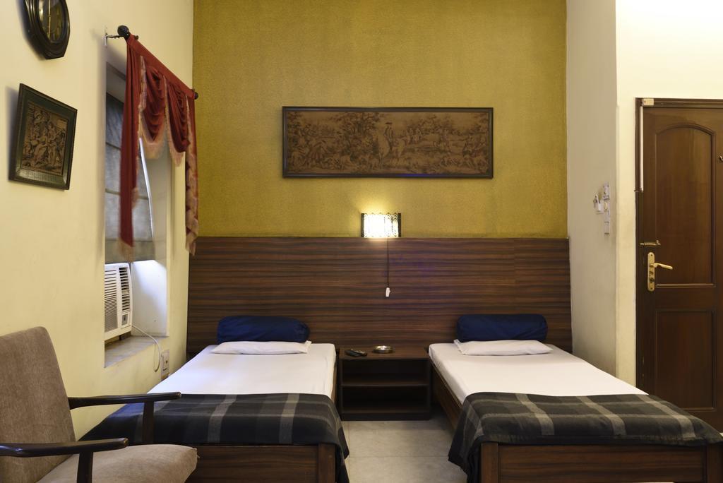 Hotel Esplanade Chambers Калькутта Экстерьер фото