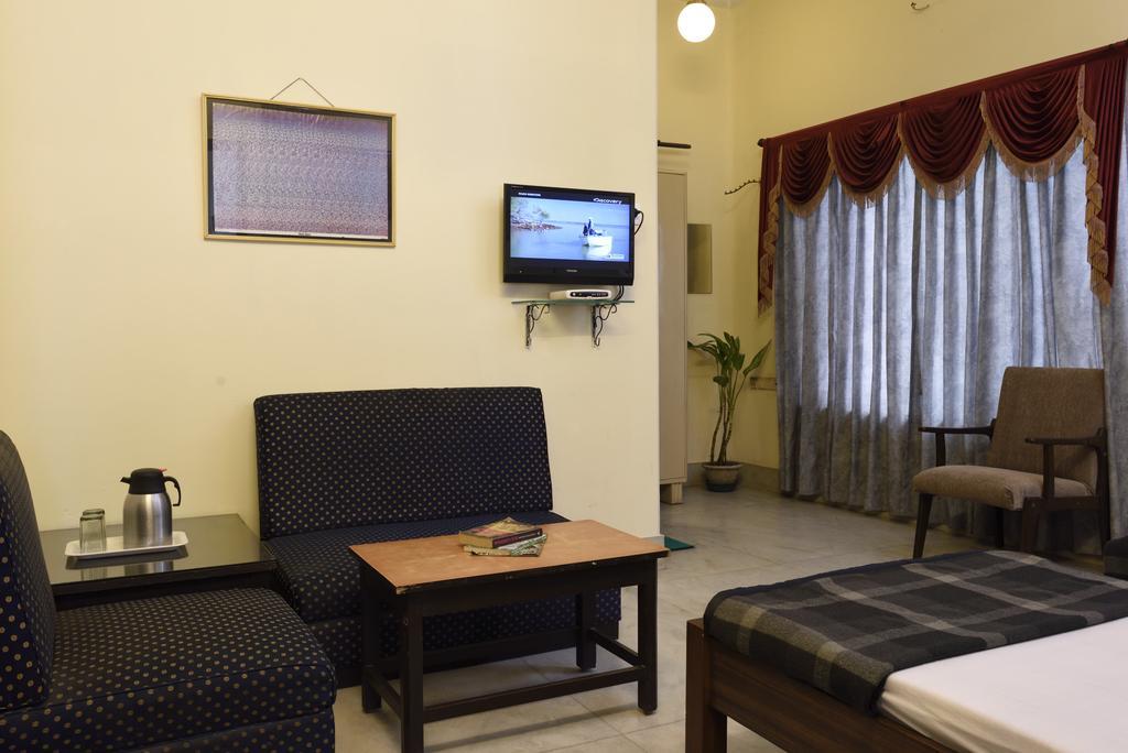 Hotel Esplanade Chambers Калькутта Экстерьер фото