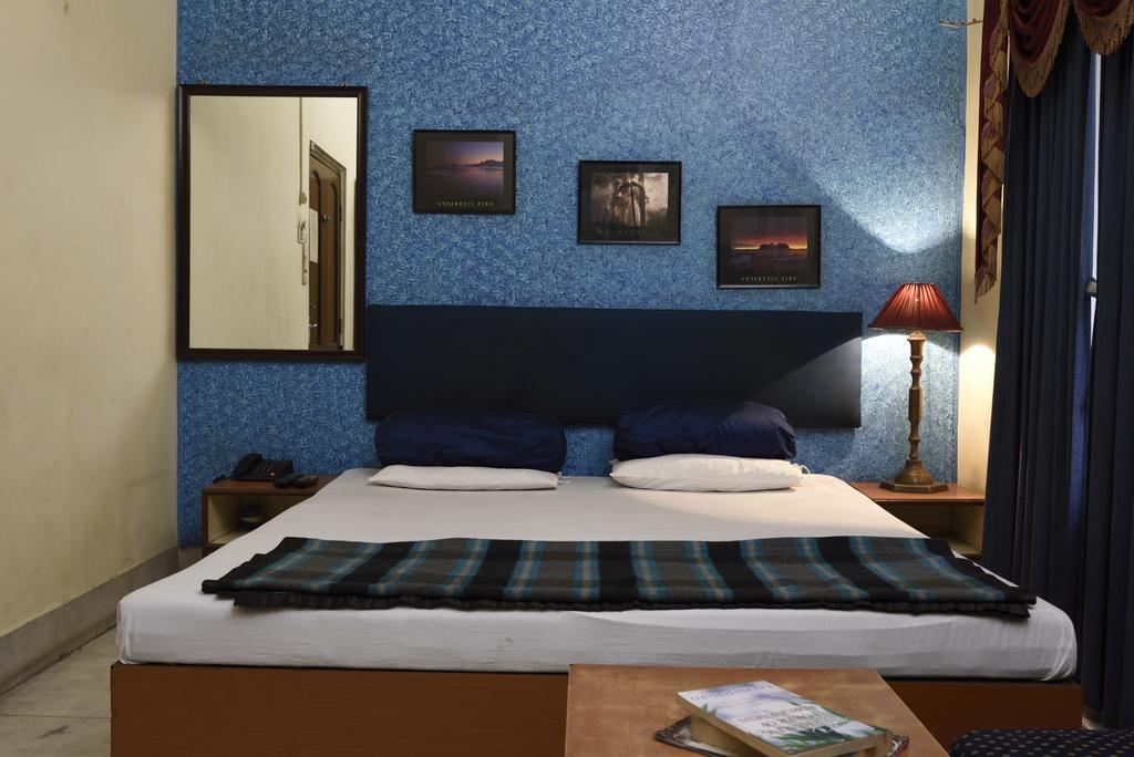 Hotel Esplanade Chambers Калькутта Экстерьер фото