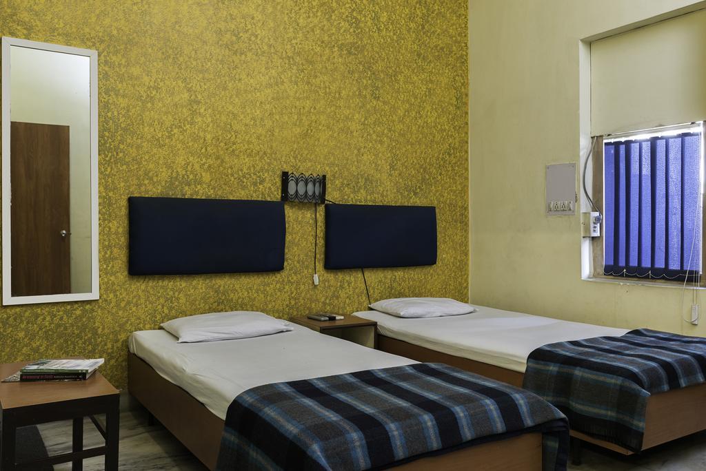 Hotel Esplanade Chambers Калькутта Экстерьер фото